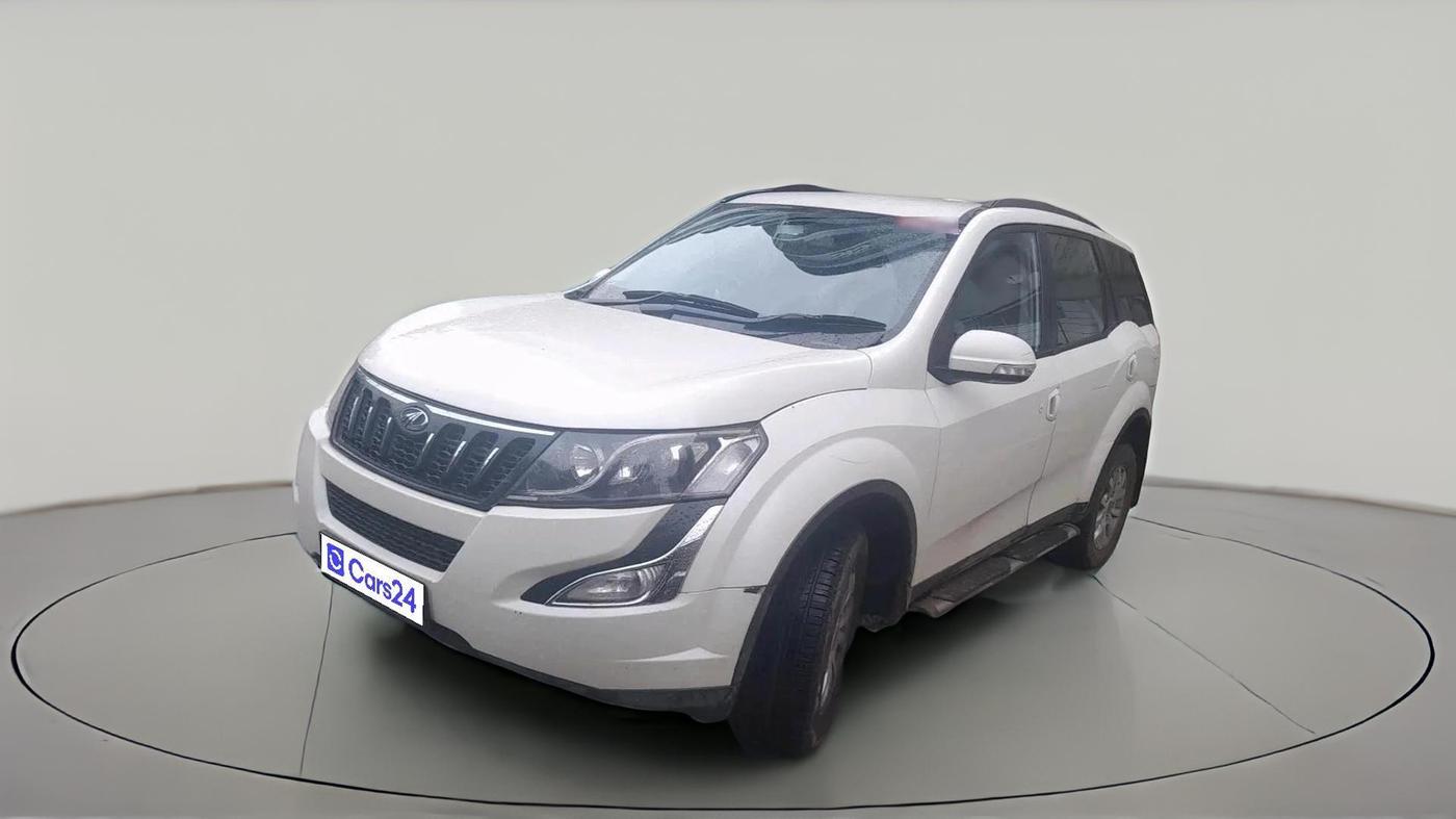 2017 Mahindra XUV500 W6, Diesel, Manual, 2,10,751 km, exterior