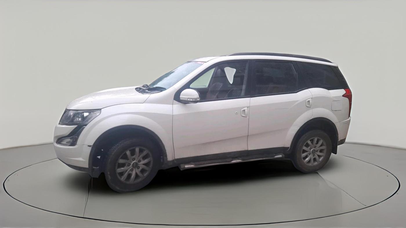 2017 Mahindra XUV500 W6, Diesel, Manual, 2,10,751 km, exterior