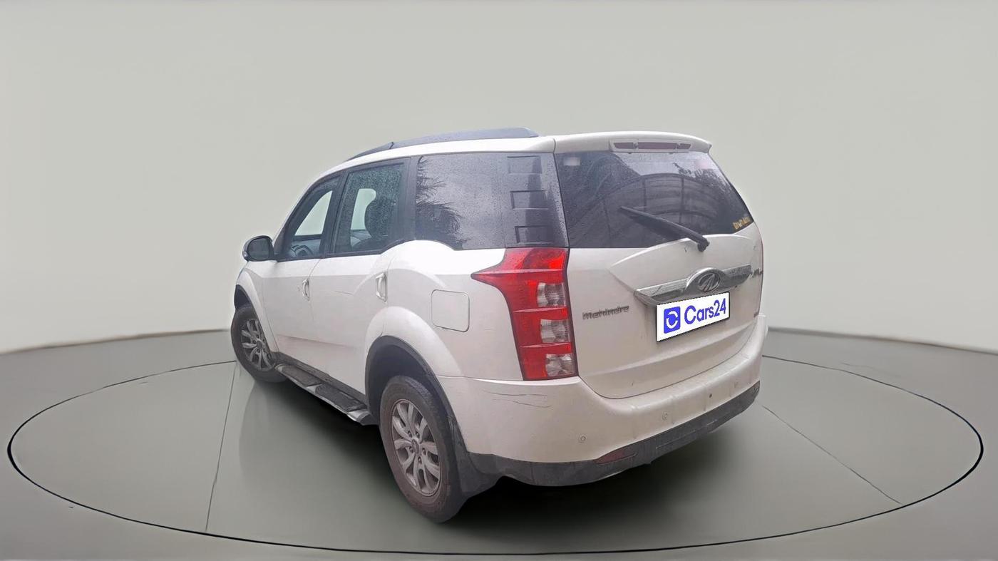 2017 Mahindra XUV500 W6, Diesel, Manual, 2,10,751 km, exterior