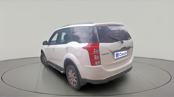 2017 Mahindra XUV500 W6, Diesel, Manual, 2,10,751 km, exterior