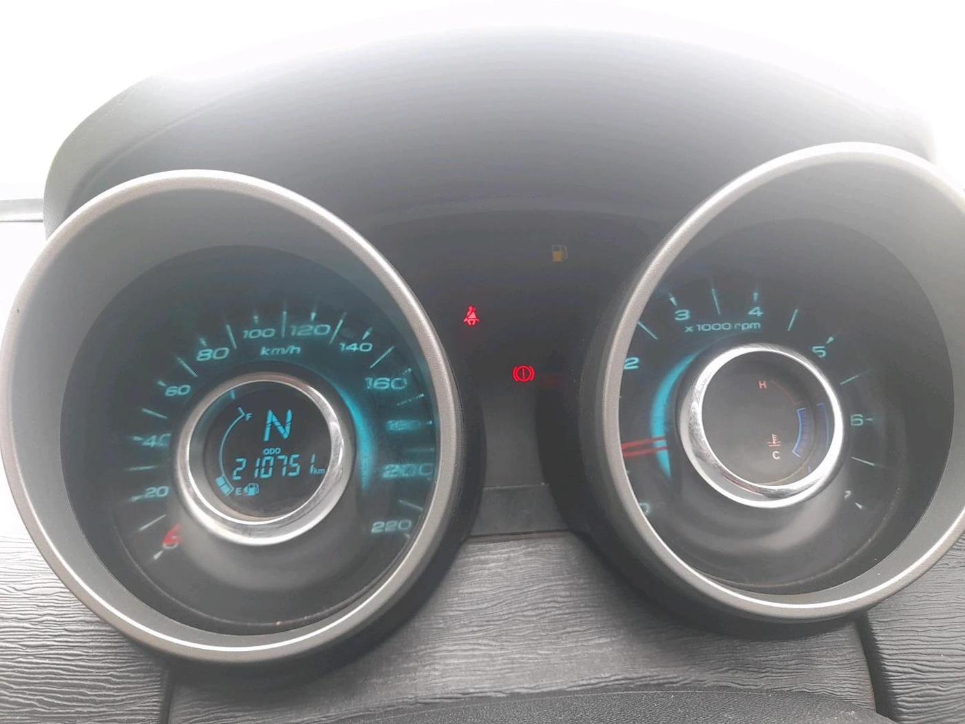 2017 Mahindra XUV500 W6, Diesel, Manual, 2,10,751 km, interior