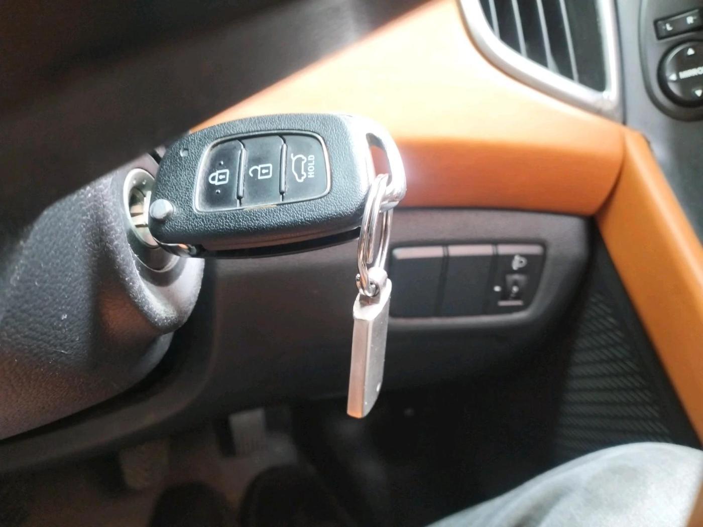 2017 Hyundai Creta E PLUS 1.4 DIESEL, Diesel, Manual, 1,03,820 km, interior