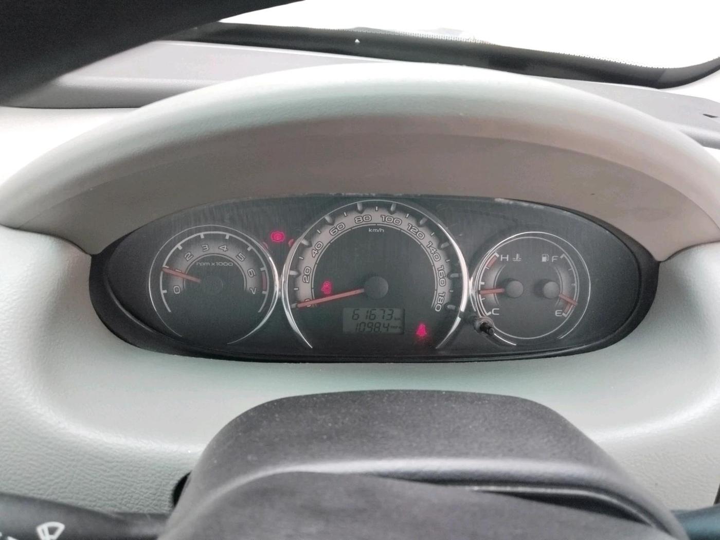 2016 Mahindra NUVOSPORT N8, Diesel, Manual, 61,673 km, interior