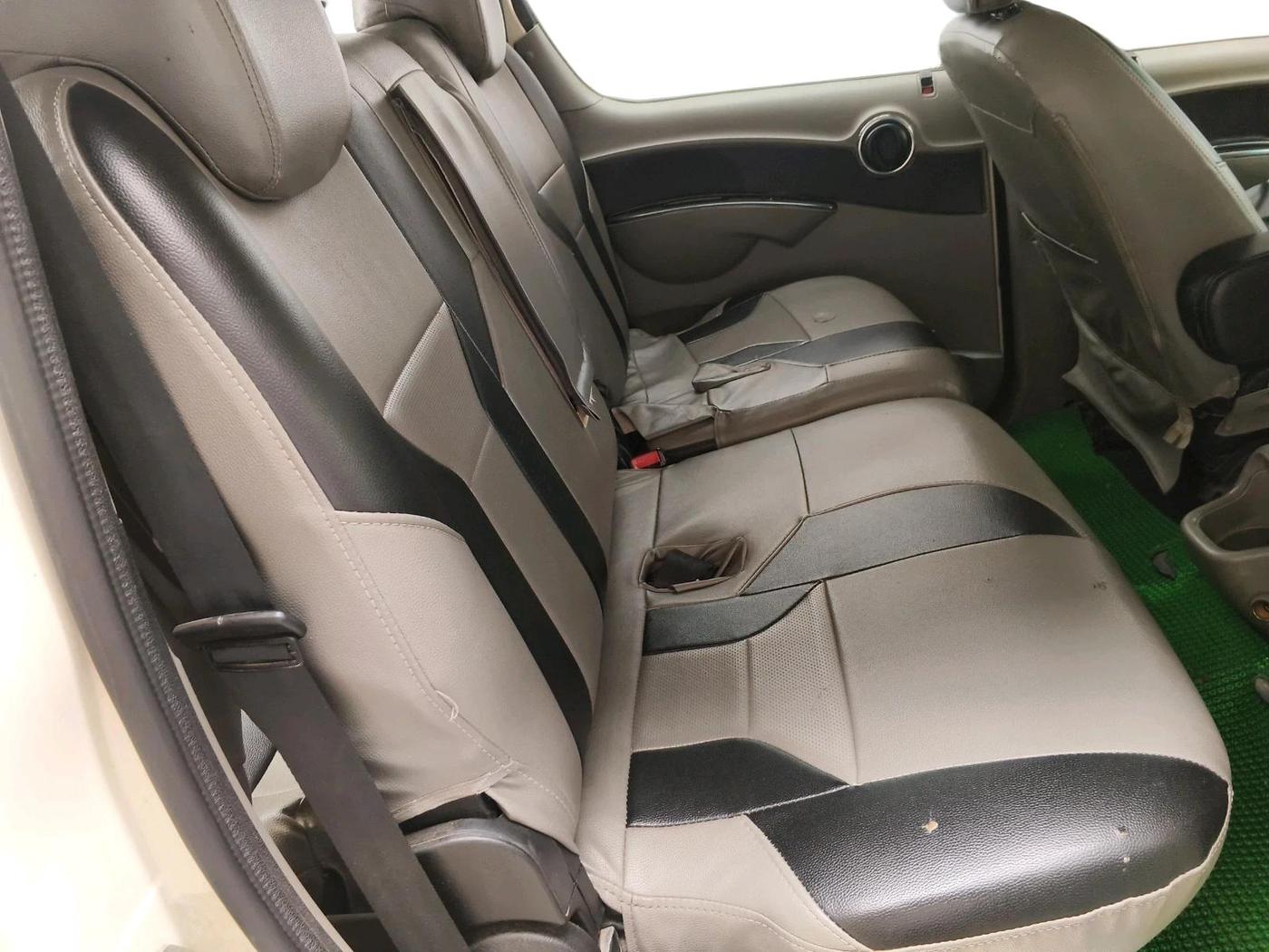 2016 Mahindra NUVOSPORT N8, Diesel, Manual, 61,673 km, interior
