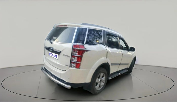 2015 Mahindra XUV500 W8, Diesel, Manual, 98,266 km, exterior