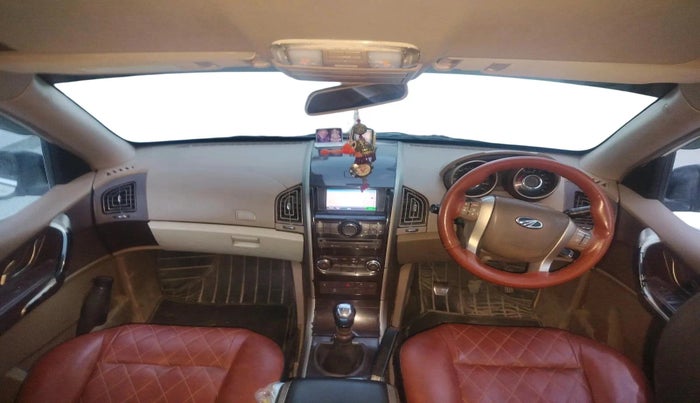2015 Mahindra XUV500 W8, Diesel, Manual, 98,266 km, interior