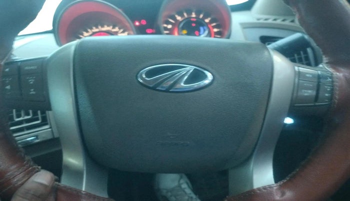 2015 Mahindra XUV500 W8, Diesel, Manual, 98,266 km, interior