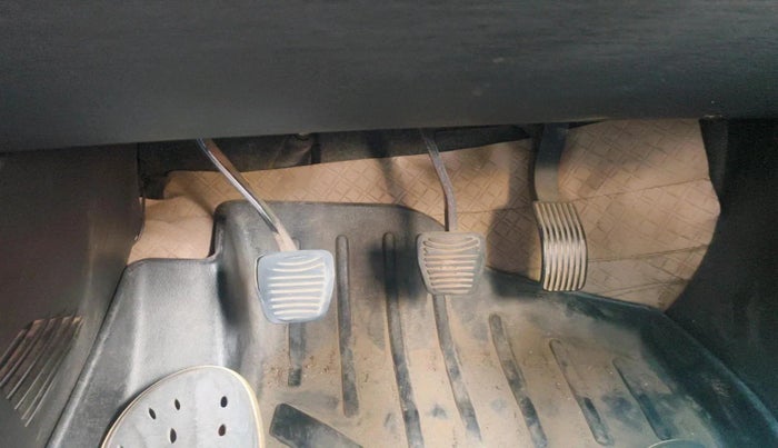 2018 Mahindra XUV500 W9, Diesel, Manual, 1,95,343 km, interior