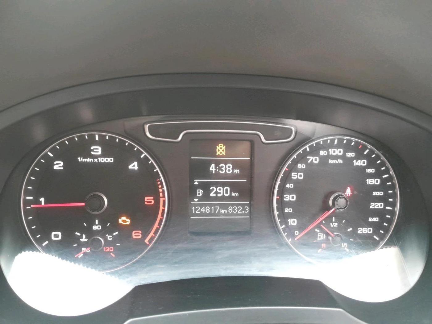 2014 Audi Q3 2.0 TDI MT S EDITION, Diesel, Manual, 1,24,817 km, interior