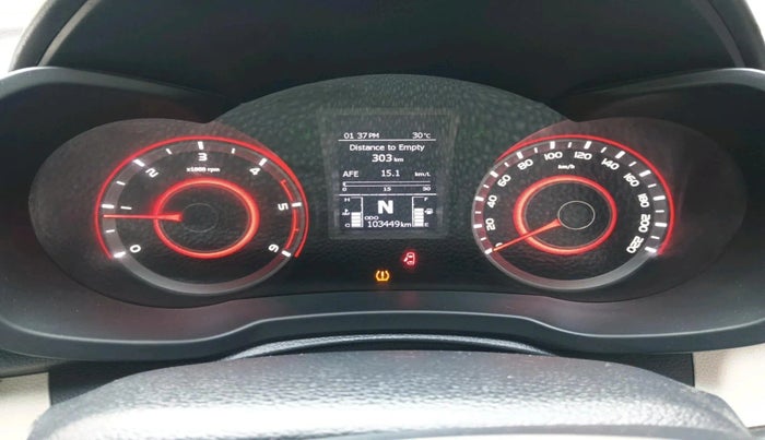 2021 Mahindra XUV300 W8 (O) 1.5 DIESEL AMT, Diesel, Automatic, 1,03,449 km, interior