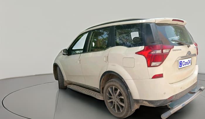 2018 Mahindra XUV500 W11, Diesel, Manual, 2,31,315 km, exterior