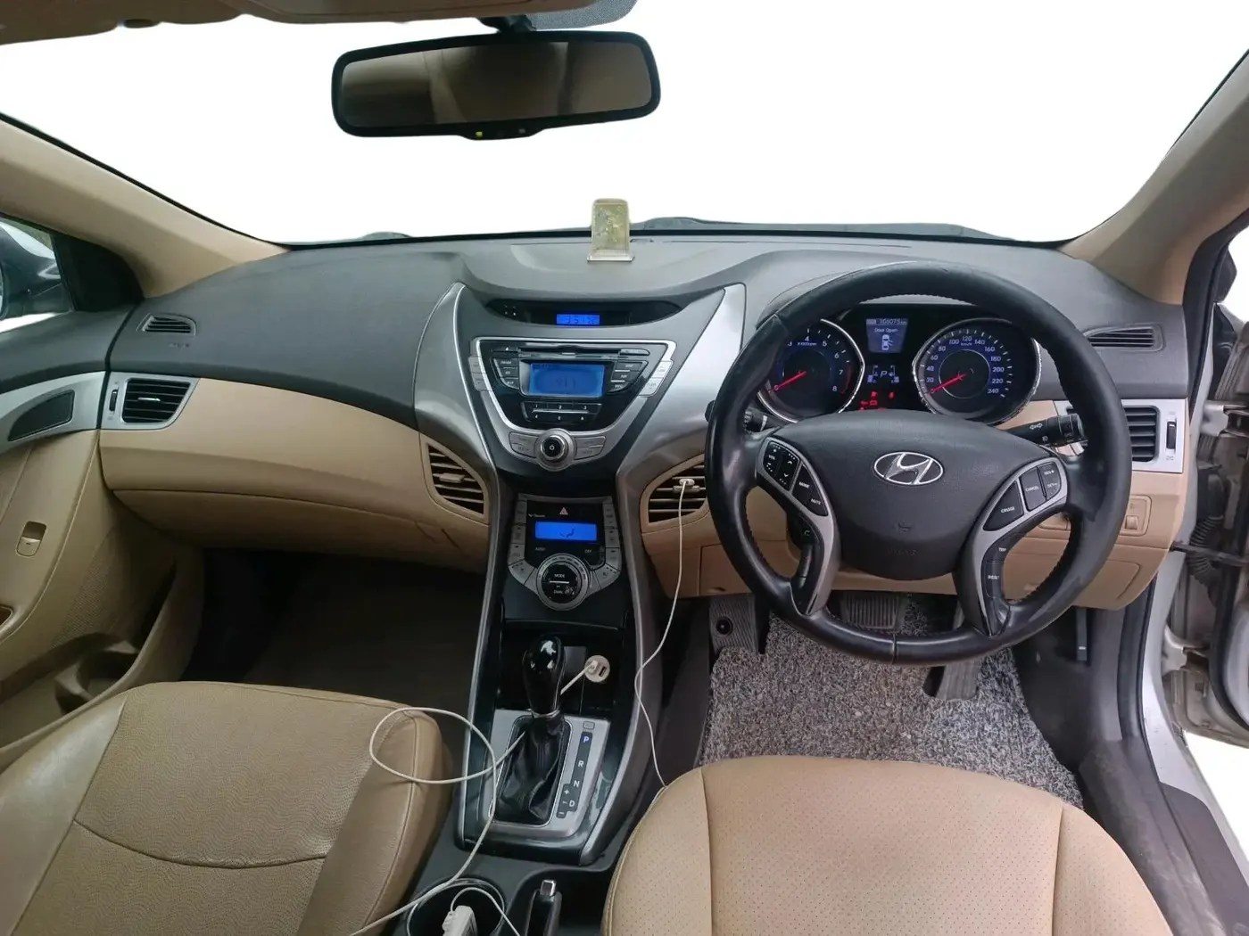 2014 Hyundai New Elantra 1.8 SX AT VTVT, CNG, Automatic, 1,06,075 km, interior