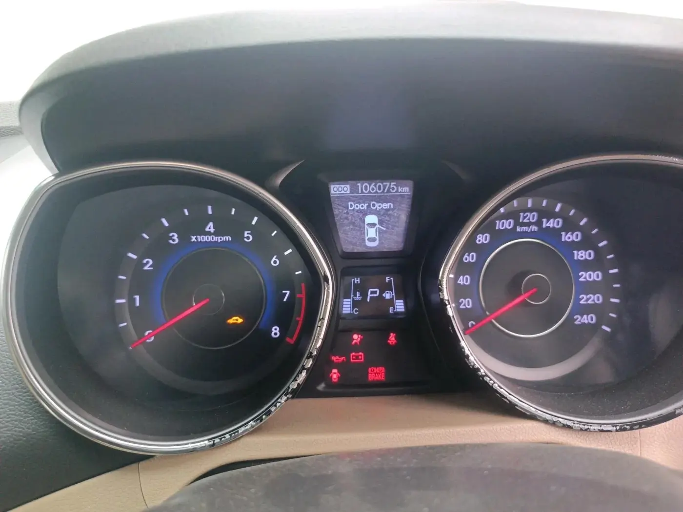 2014 Hyundai New Elantra 1.8 SX AT VTVT, CNG, Automatic, 1,06,075 km, interior