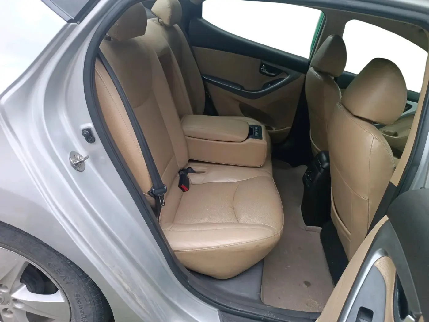 2014 Hyundai New Elantra 1.8 SX AT VTVT, CNG, Automatic, 1,06,075 km, interior