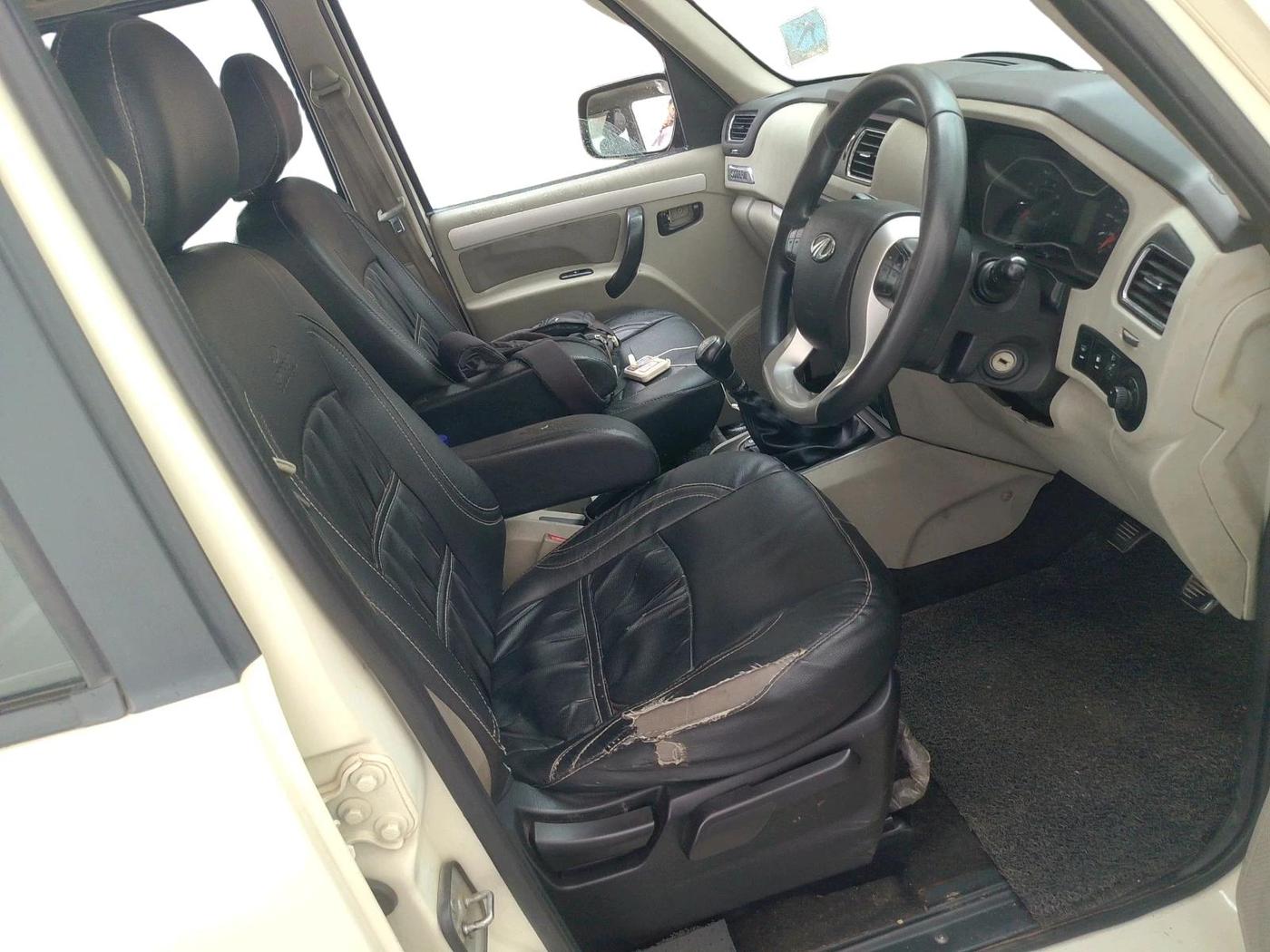 2017 Mahindra Scorpio S10 2WD INTELLI-HYBRID, Diesel, Manual, 2,02,569 km, interior