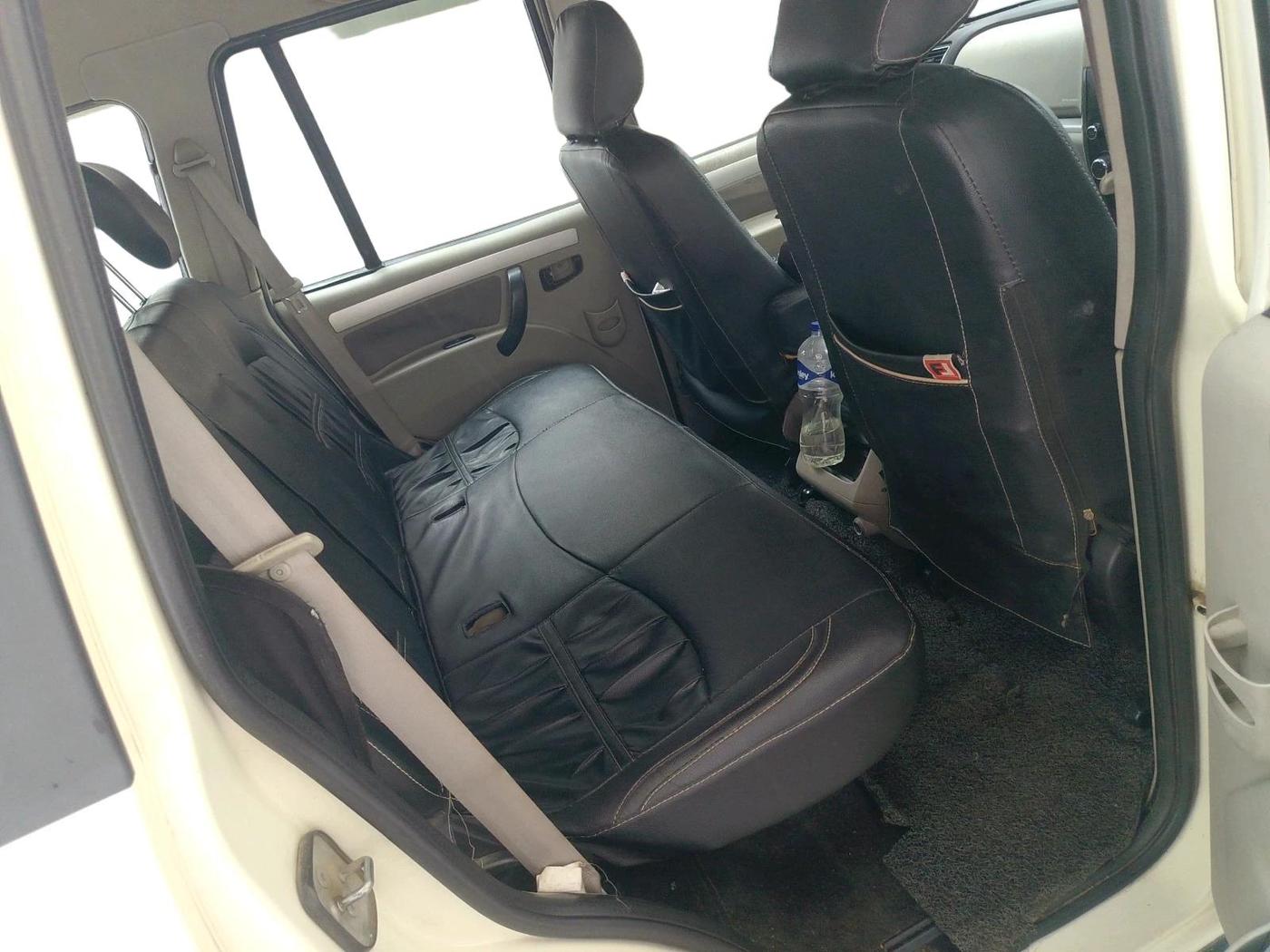 2017 Mahindra Scorpio S10 2WD INTELLI-HYBRID, Diesel, Manual, 2,02,569 km, interior