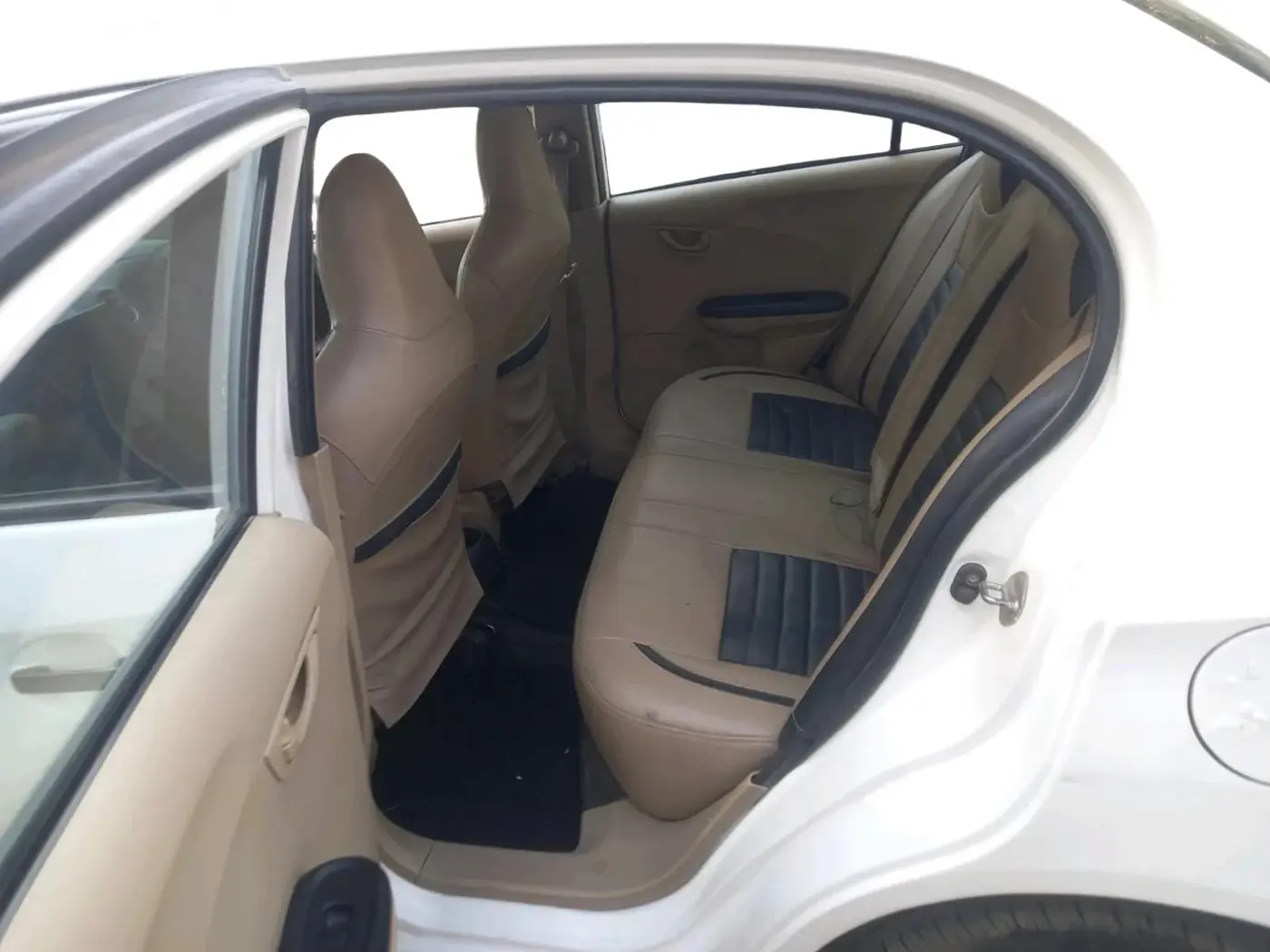 2015 Honda Amaze 1.5L I-DTEC S, Diesel, Manual, 82,938 km, interior