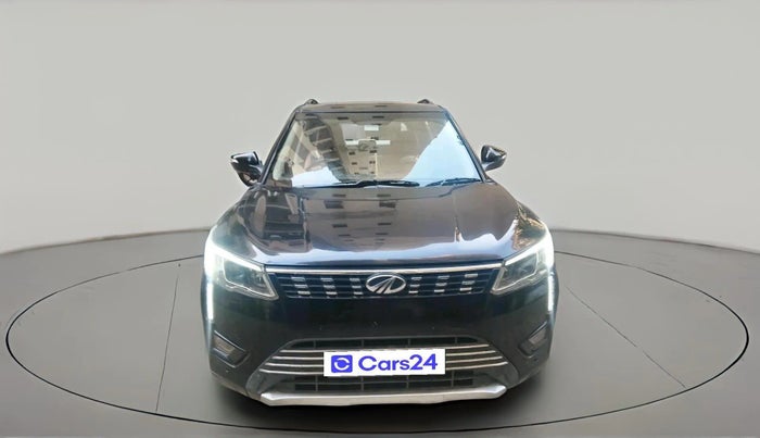 2020 Mahindra XUV300 W8 1.5 DIESEL, Diesel, Manual, 1,39,920 km, exterior