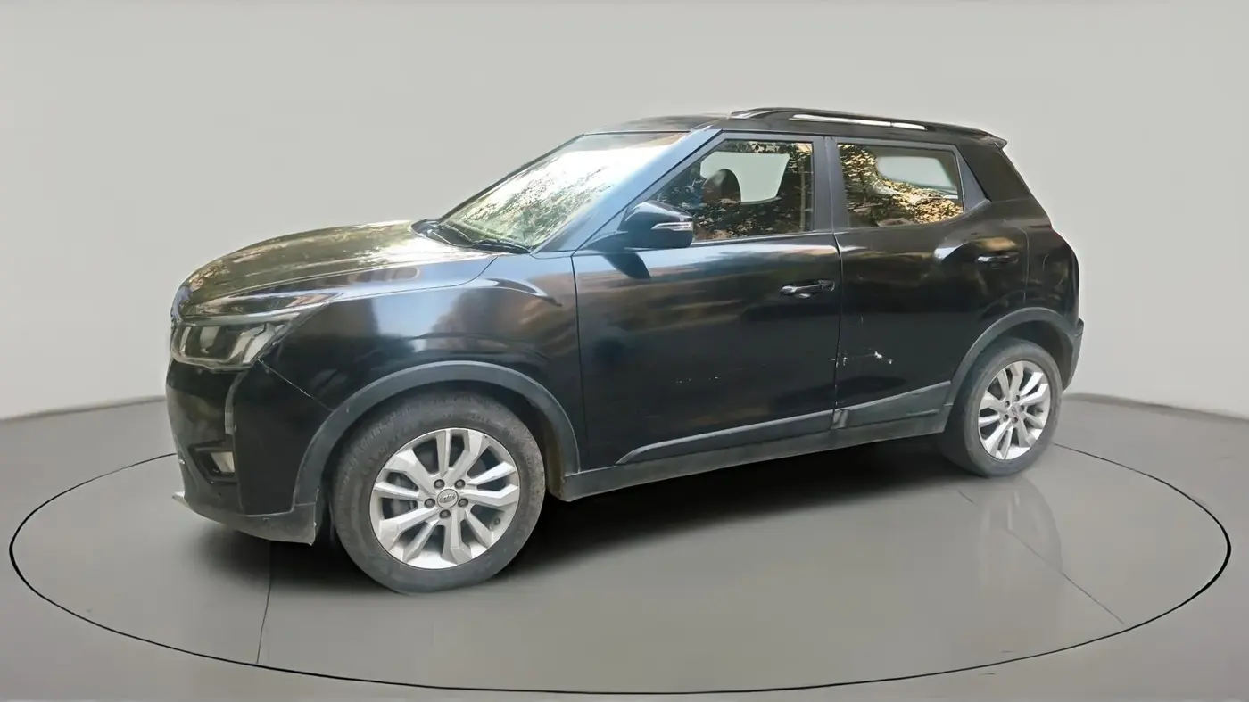2020 Mahindra XUV300 W8 1.5 DIESEL, Diesel, Manual, 1,39,920 km, exterior