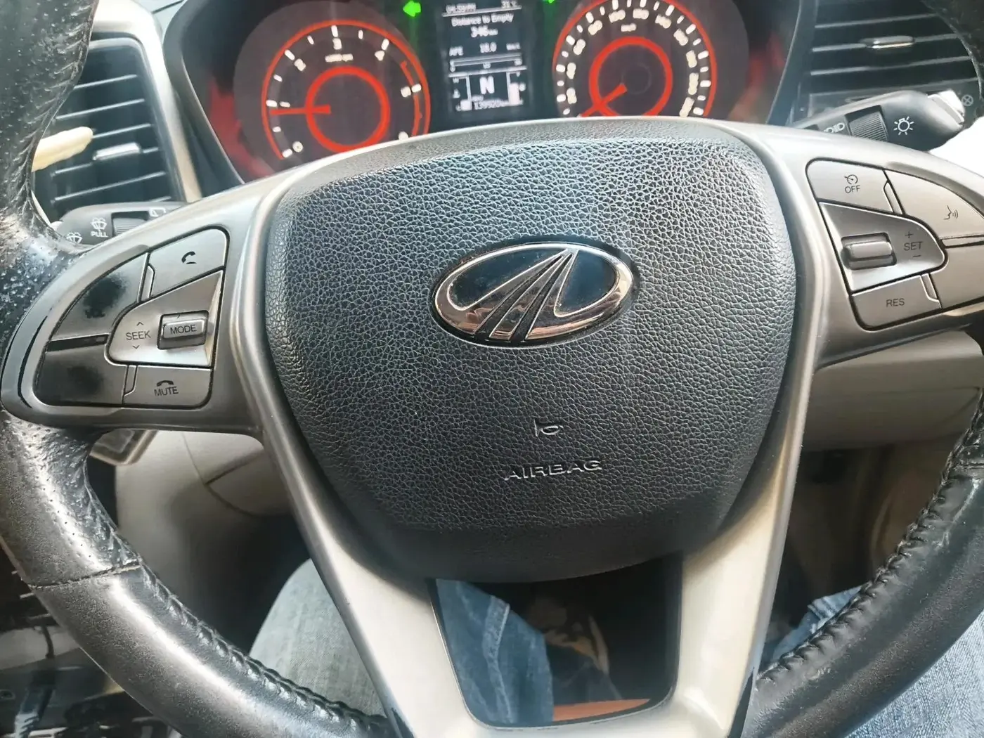2020 Mahindra XUV300 W8 1.5 DIESEL, Diesel, Manual, 1,39,920 km, interior