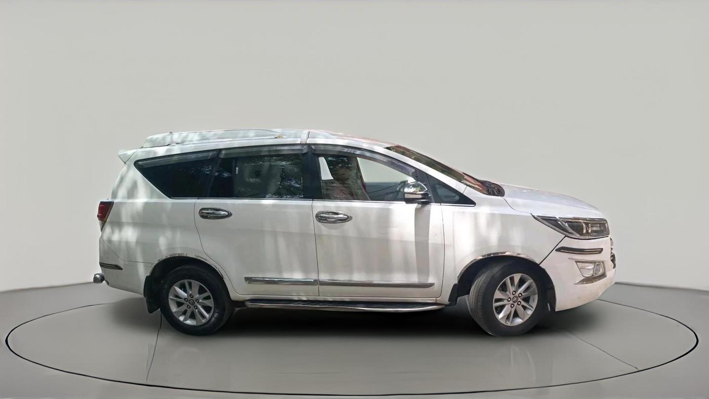 2017 Toyota Innova Crysta 2.8 ZX AT 7 STR, Diesel, Automatic, 1,17,456 km, exterior