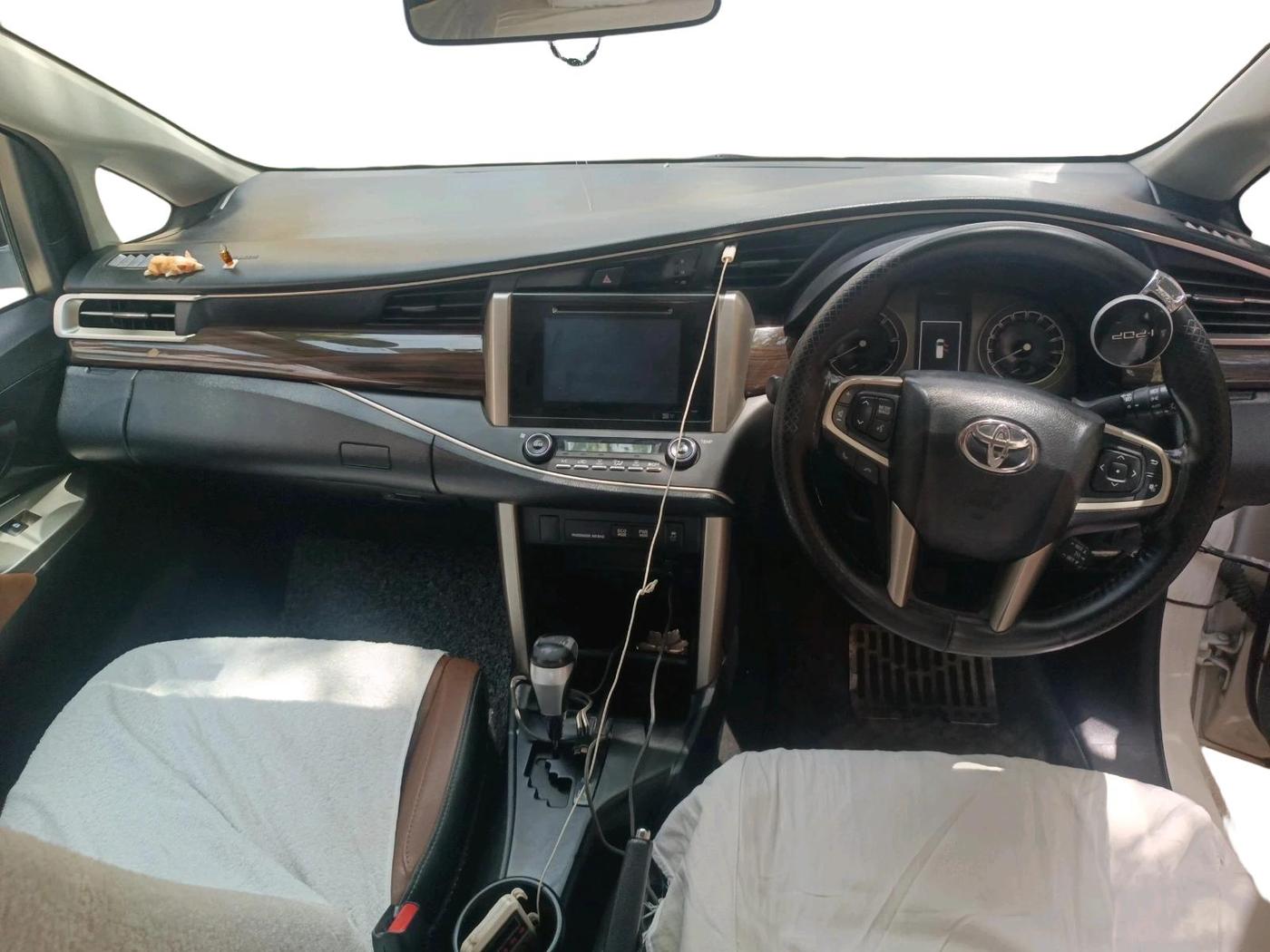 2017 Toyota Innova Crysta 2.8 ZX AT 7 STR, Diesel, Automatic, 1,17,456 km, interior