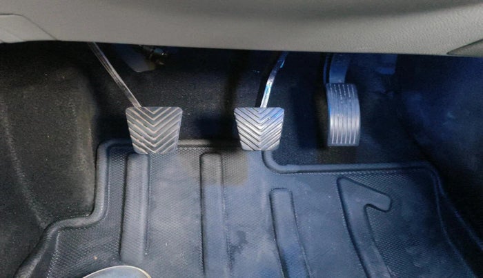 2024 Hyundai NEW I20 ASTA 1.2 MT, Petrol, Manual, 8,676 km, interior