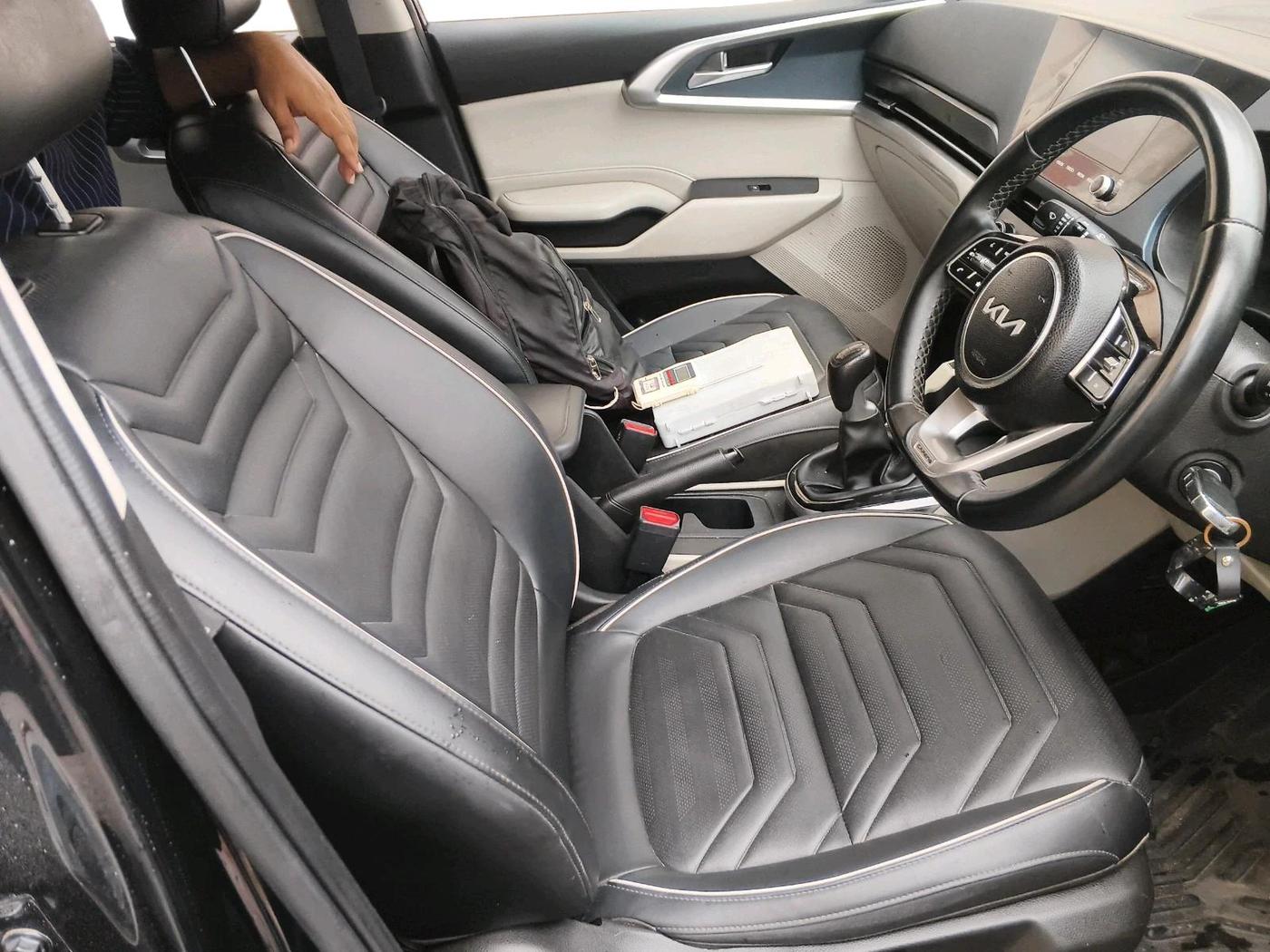 2024 KIA CARENS Gravity 1.5 Petrol MT, Petrol, Manual, 31,087 km, interior