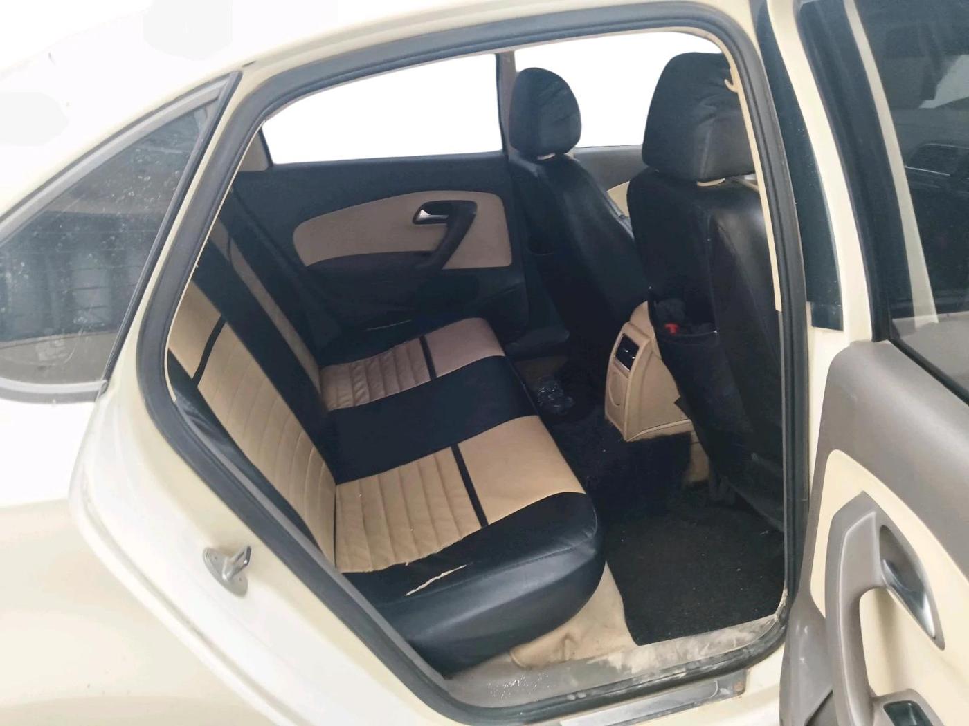 2011 Volkswagen Vento HIGHLINE PETROL AT, Petrol, Automatic, 1,20,531 km, interior