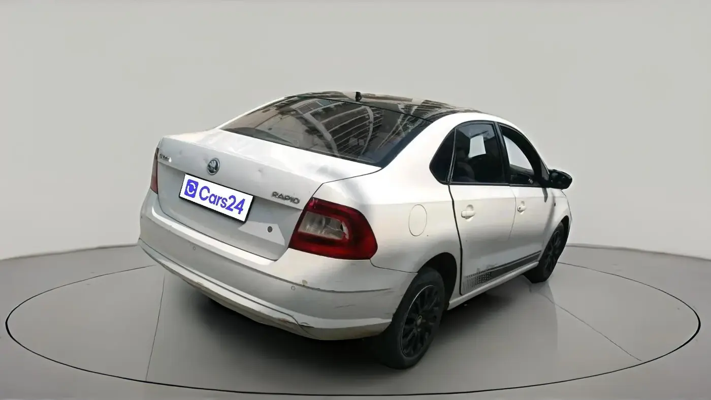 2014 Skoda Rapid 1.5 TDI CR ELEGANCE, Diesel, Manual, 1,40,881 km, exterior