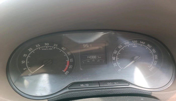 2014 Skoda Rapid 1.5 TDI CR ELEGANCE, Diesel, Manual, 1,40,881 km, interior