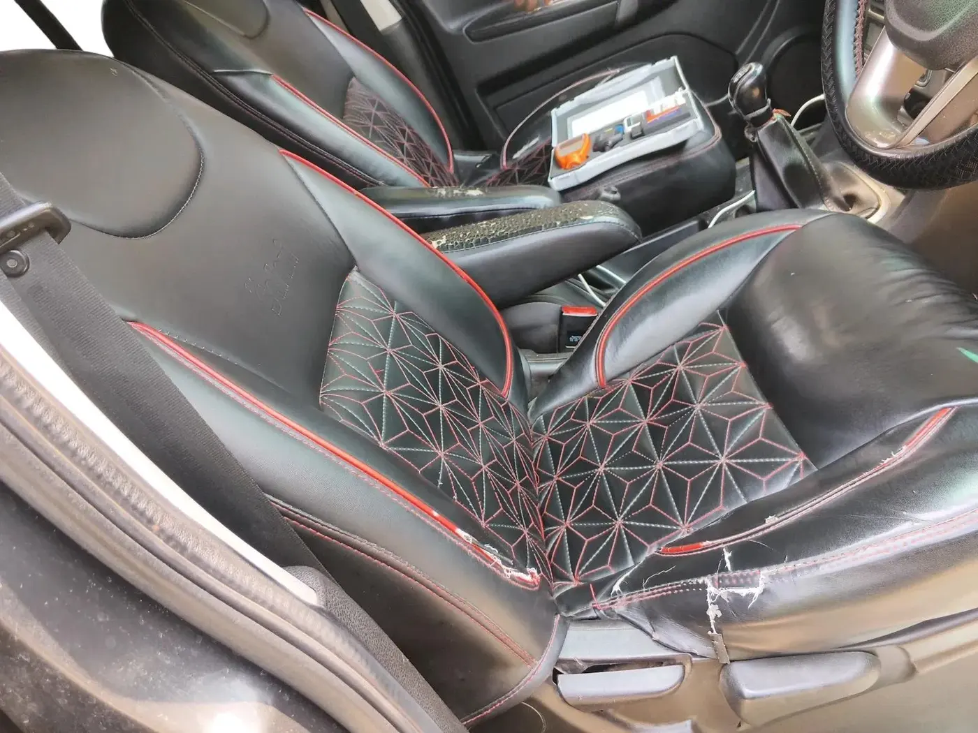 2019 Tata Safari Storme 2.2 EX 4X2, Diesel, Manual, 1,93,517 km, interior