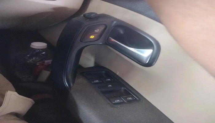 2014 Volkswagen Polo HIGHLINE1.2L, Petrol, Manual, 57,271 km, interior