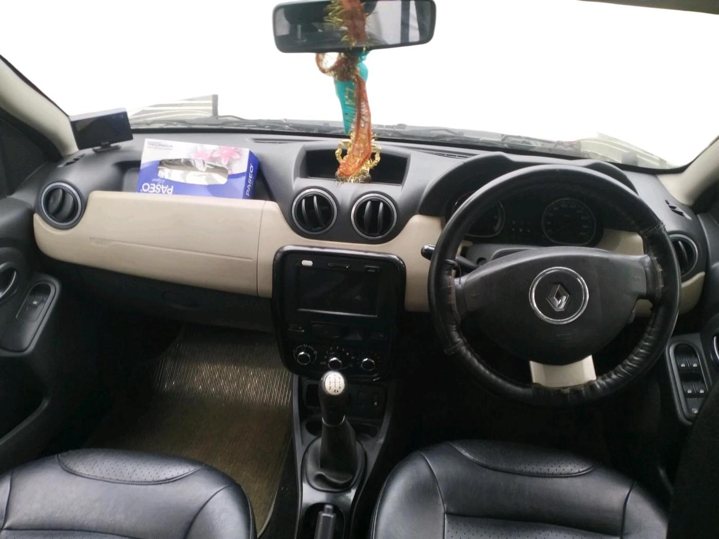 2013 Renault Duster 85 PS RXL DIESEL, Diesel, Manual, 1,29,272 km, interior