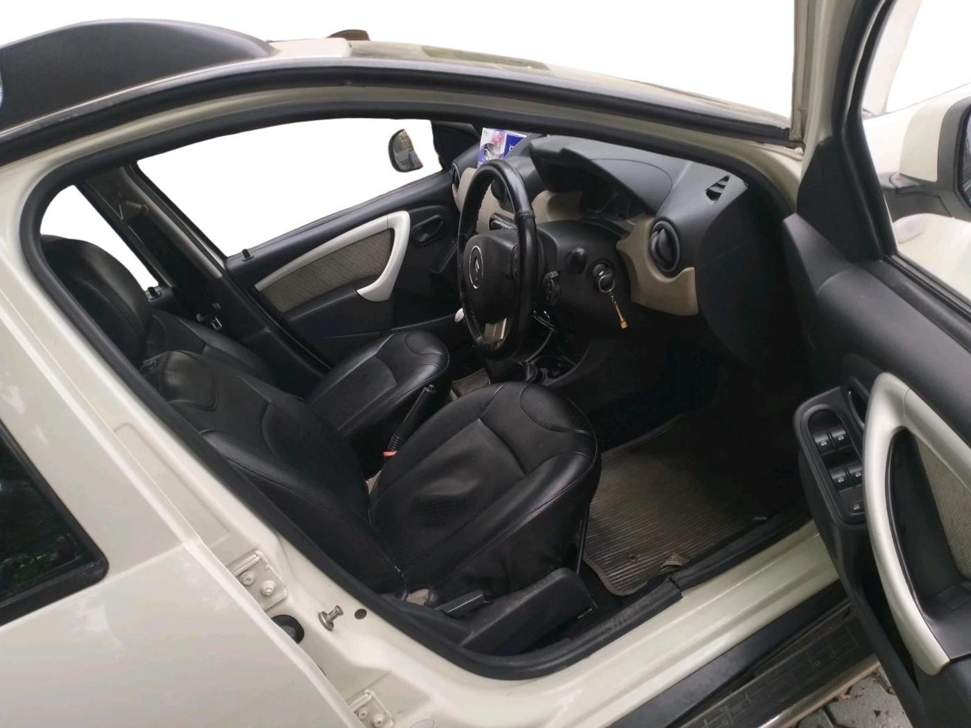 2013 Renault Duster 85 PS RXL DIESEL, Diesel, Manual, 1,29,272 km, interior