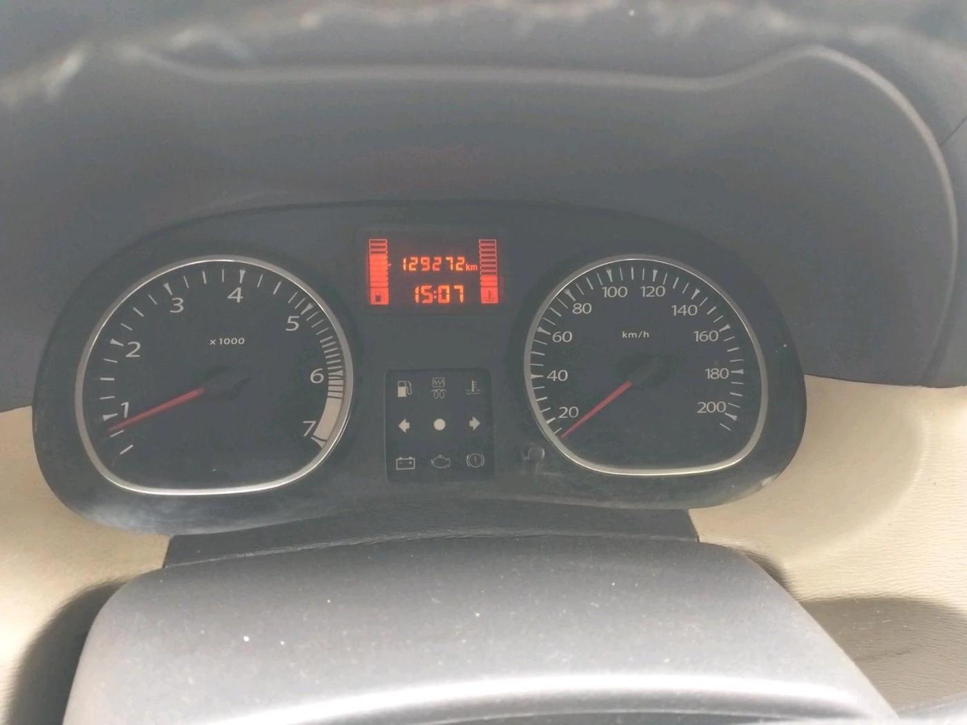 2013 Renault Duster 85 PS RXL DIESEL, Diesel, Manual, 1,29,272 km, interior