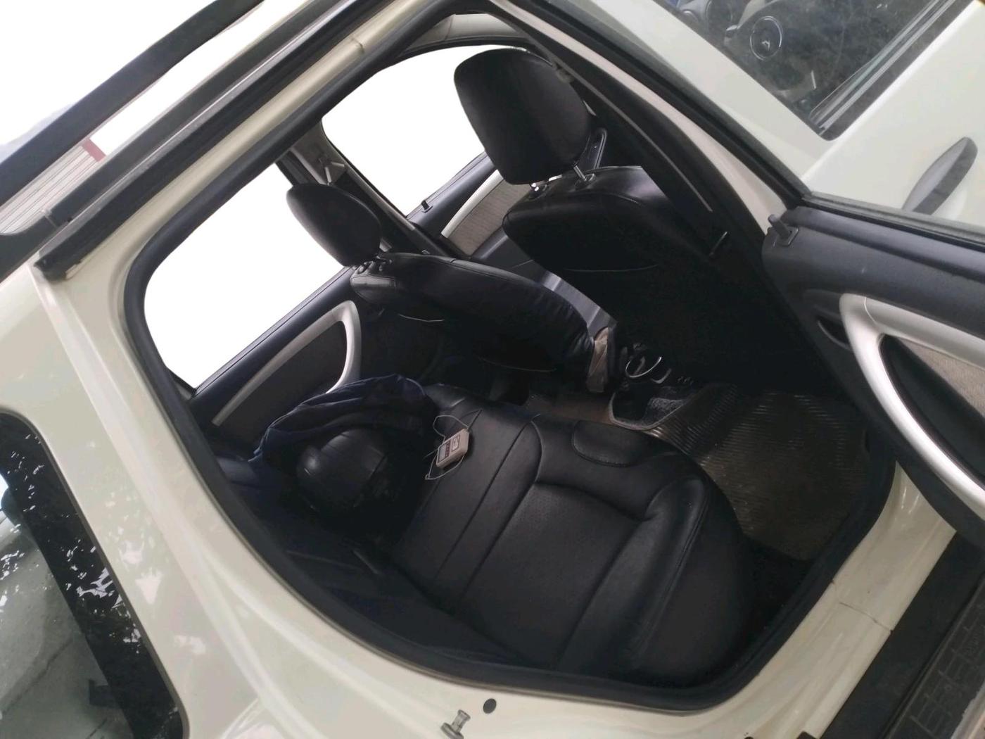 2013 Renault Duster 85 PS RXL DIESEL, Diesel, Manual, 1,29,272 km, interior