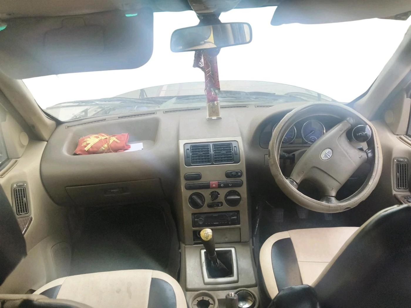 2012 Tata Safari 4X2 LX DICOR, Diesel, Manual, 1,54,054 km, interior