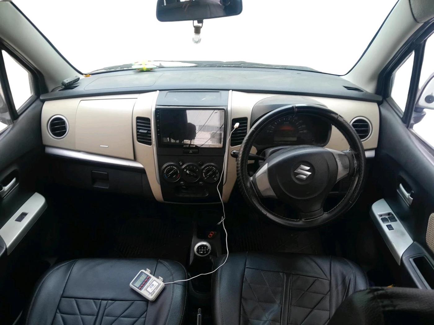 2017 Maruti Wagon R 1.0 LXI CNG, CNG, Manual, 1,99,469 km, interior