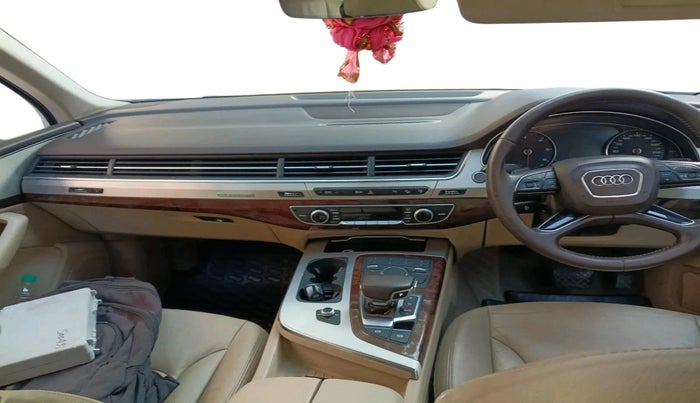 2016 Audi Q7 45 TDI QUATTRO PREMIUM PLUS, Diesel, Automatic, 1,81,779 km, interior