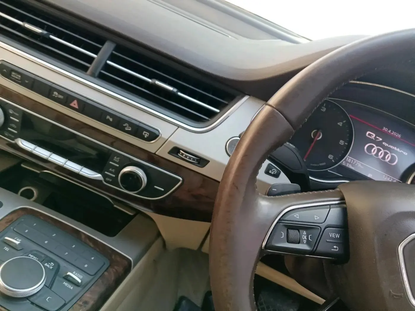 2016 Audi Q7 45 TDI QUATTRO PREMIUM PLUS, Diesel, Automatic, 1,81,779 km, interior