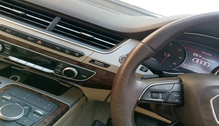 2016 Audi Q7 45 TDI QUATTRO PREMIUM PLUS, Diesel, Automatic, 1,81,779 km, interior