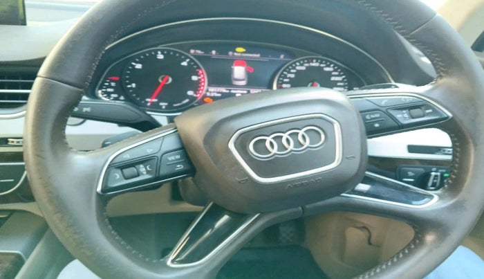 2016 Audi Q7 45 TDI QUATTRO PREMIUM PLUS, Diesel, Automatic, 1,81,779 km, interior