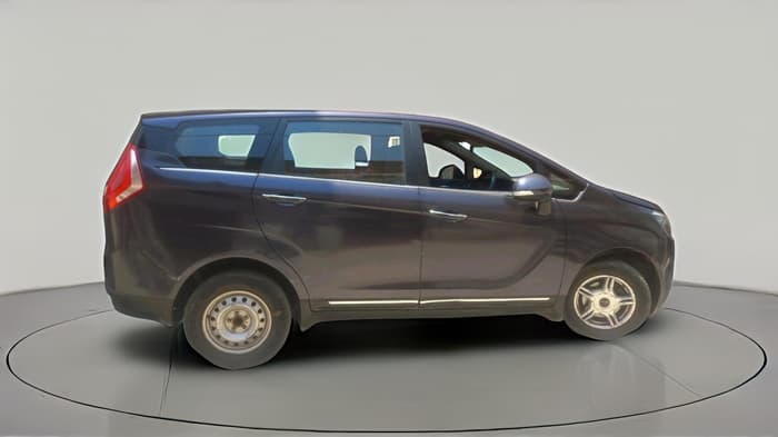 2018 Mahindra MARAZZO M6 7 STR, Diesel, Manual, 63,732 km, exterior