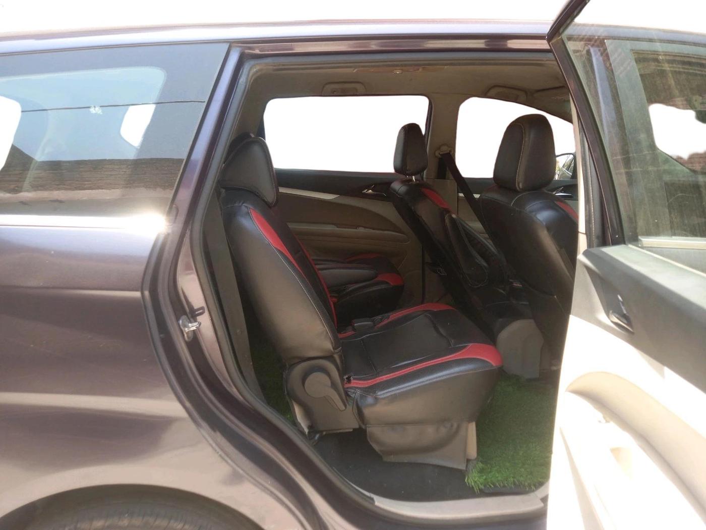 2018 Mahindra MARAZZO M6 7 STR, Diesel, Manual, 63,732 km, interior