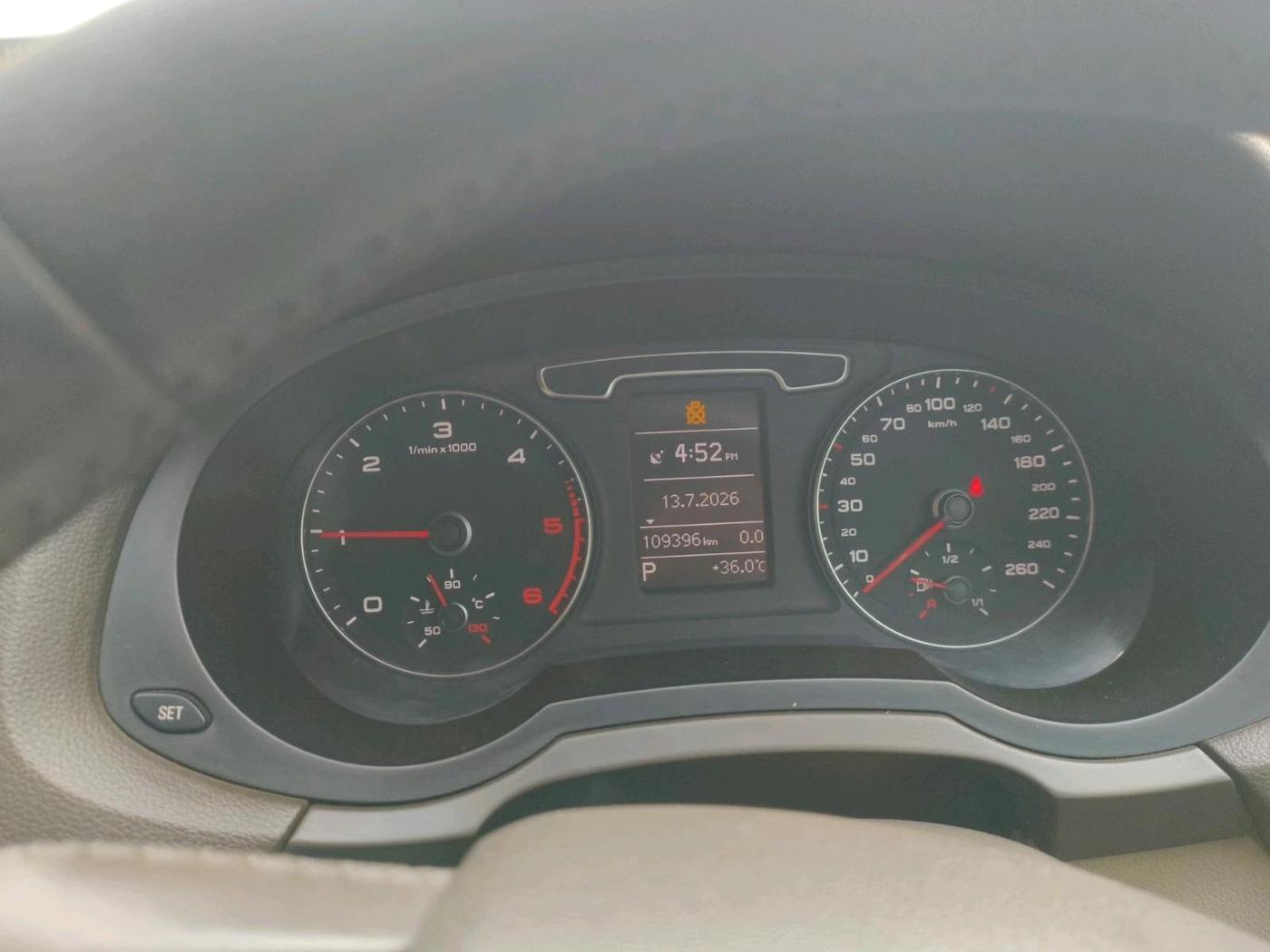 2013 Audi Q3 2.0 TDI QUATTRO, Diesel, Automatic, 1,09,396 km, interior