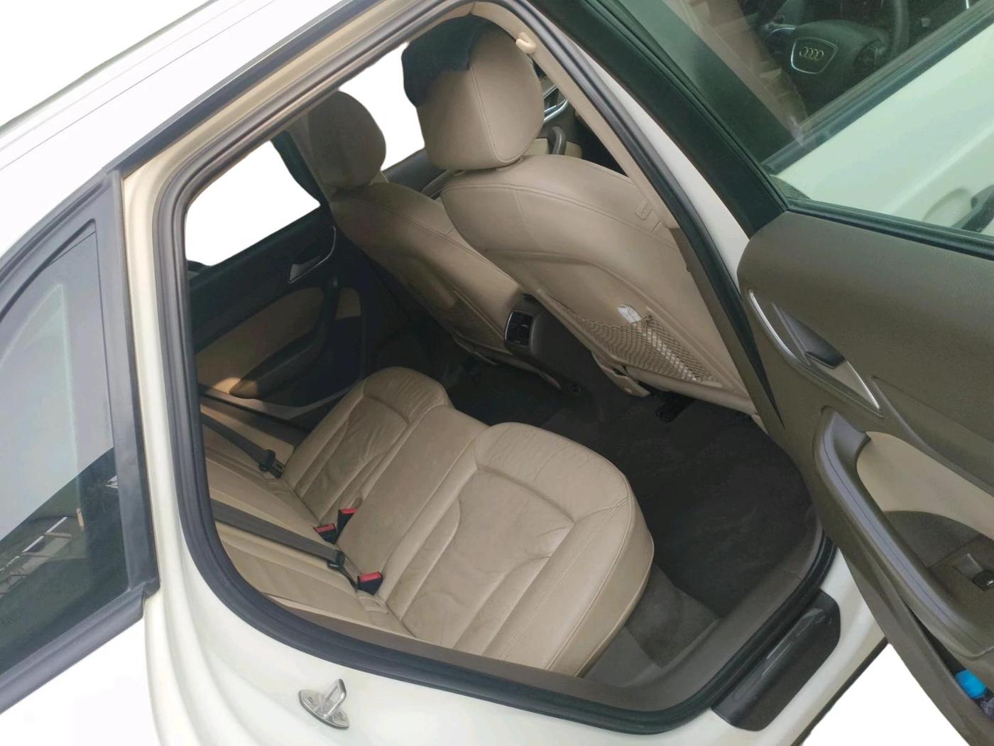 2013 Audi Q3 2.0 TDI QUATTRO, Diesel, Automatic, 1,09,396 km, interior