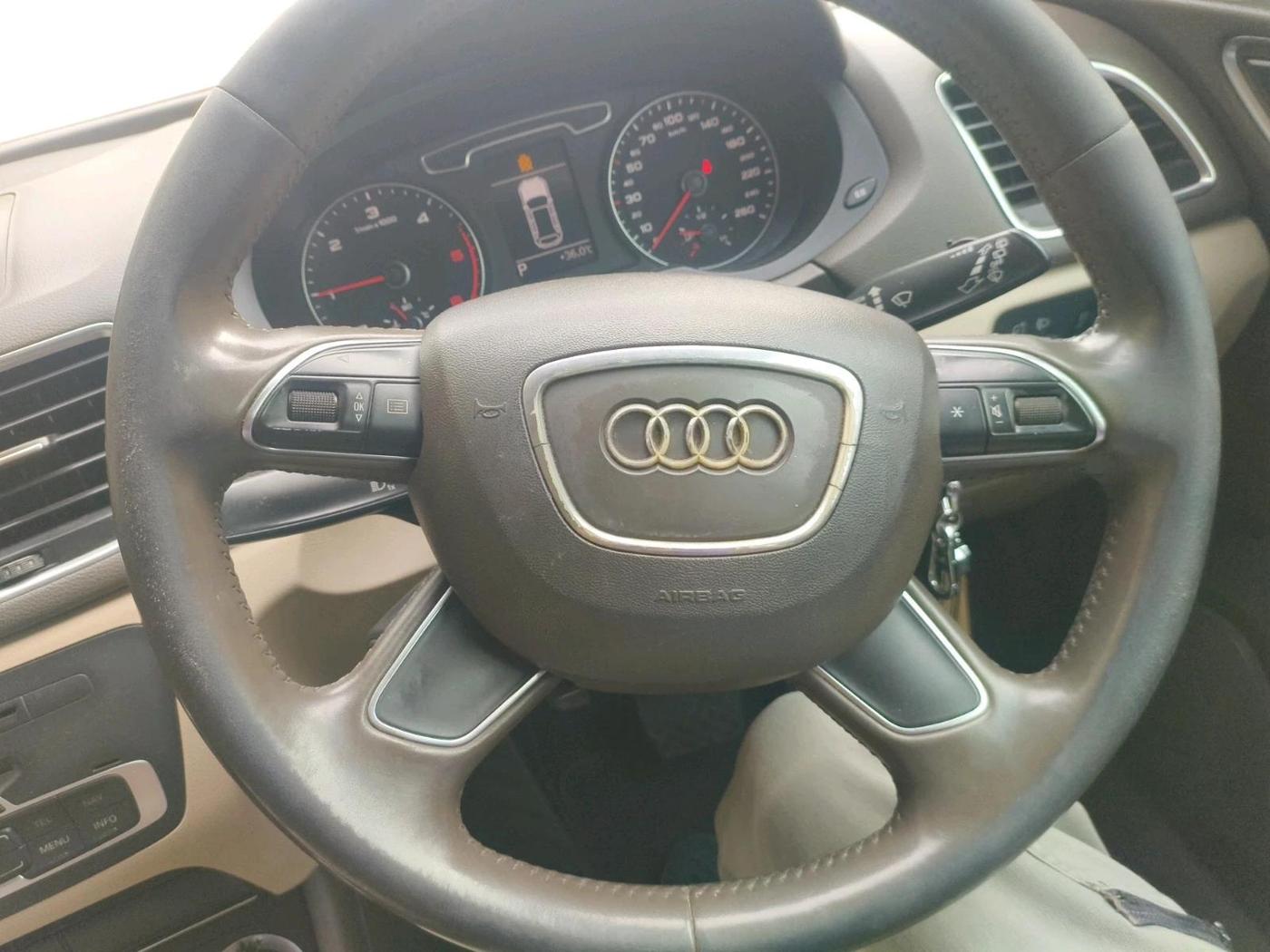 2013 Audi Q3 2.0 TDI QUATTRO, Diesel, Automatic, 1,09,396 km, interior