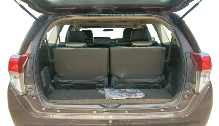 2018 Toyota Innova Crysta 2.4 GX 8 STR, Diesel, Manual, 1,77,932 km, exterior