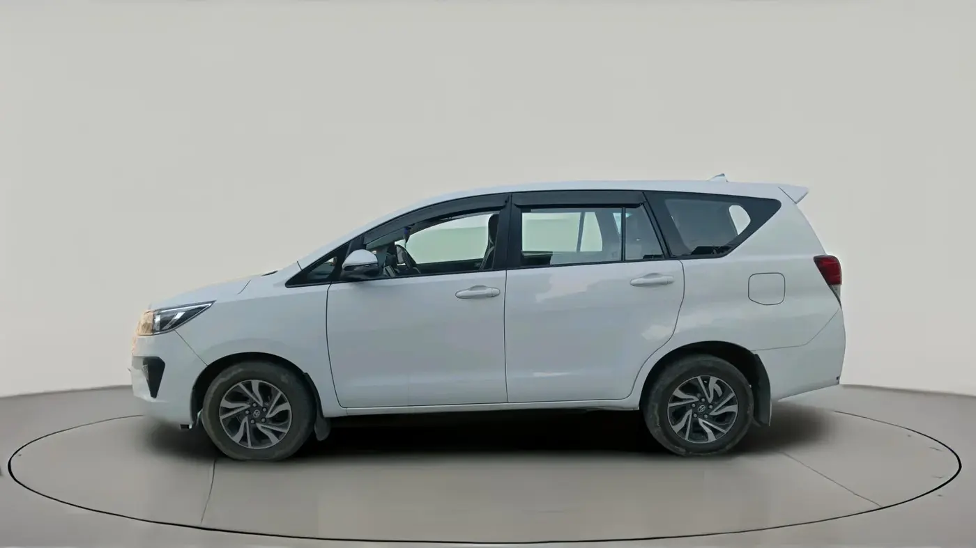 2021 Toyota Innova Crysta 2.4 GX 7 STR, Diesel, Manual, 1,26,444 km, exterior